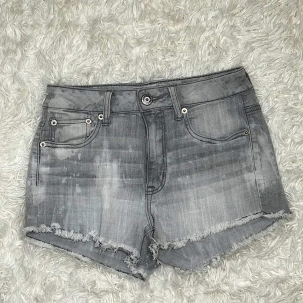 American Eagle Gray Distressed Denim Shorts Size 6 - Picture 4 of 11